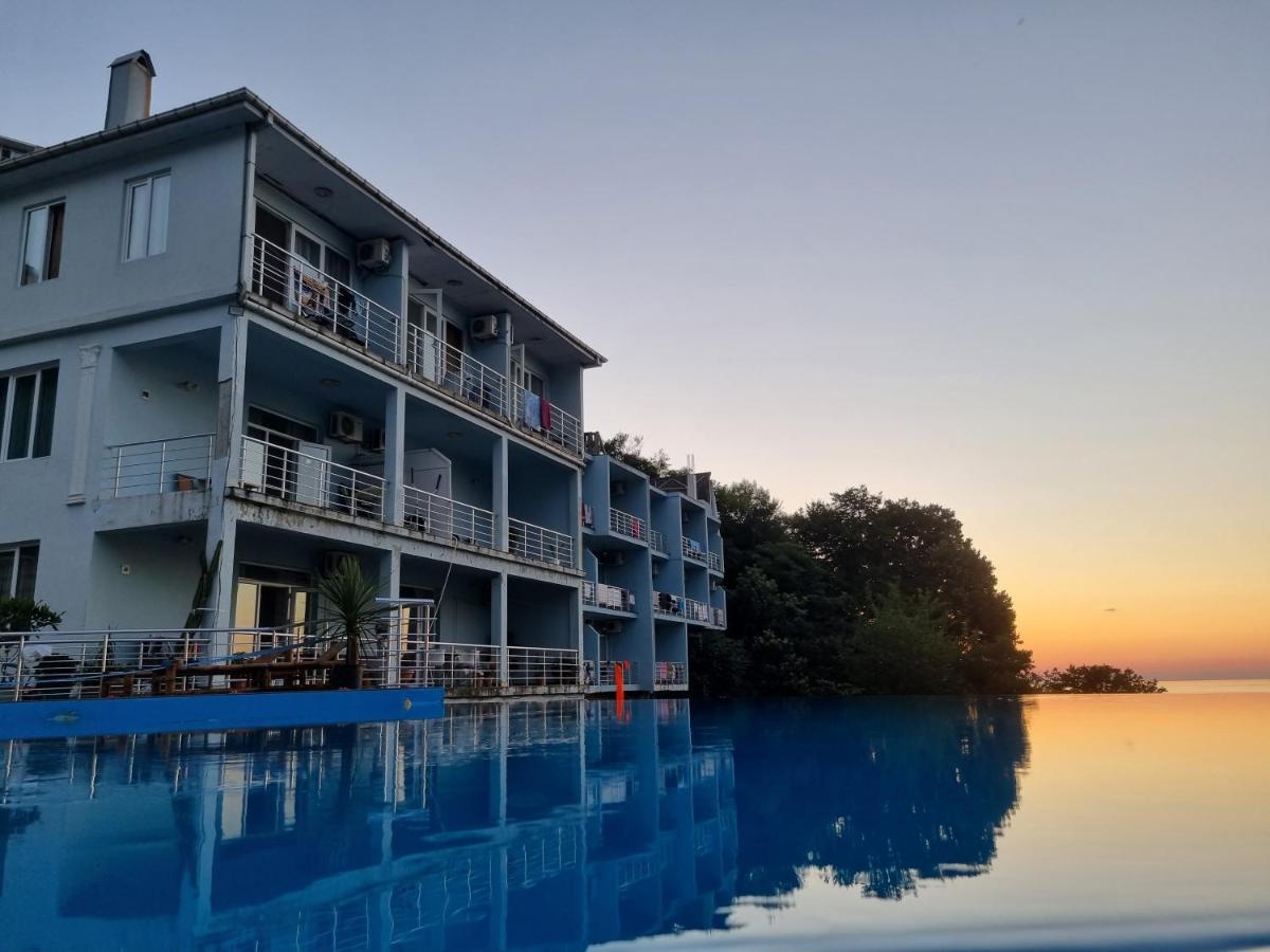 Calypso Kvariati Hotel מראה חיצוני תמונה